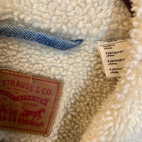 Levi’s Sherpa Lined Denim Jacket - Picture 4 of 7